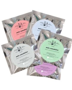 Pięć saszetek losowo wybranej herbaty